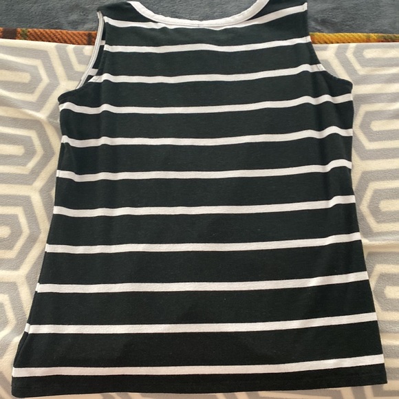 Top, size petite large. - Picture 5 of 5